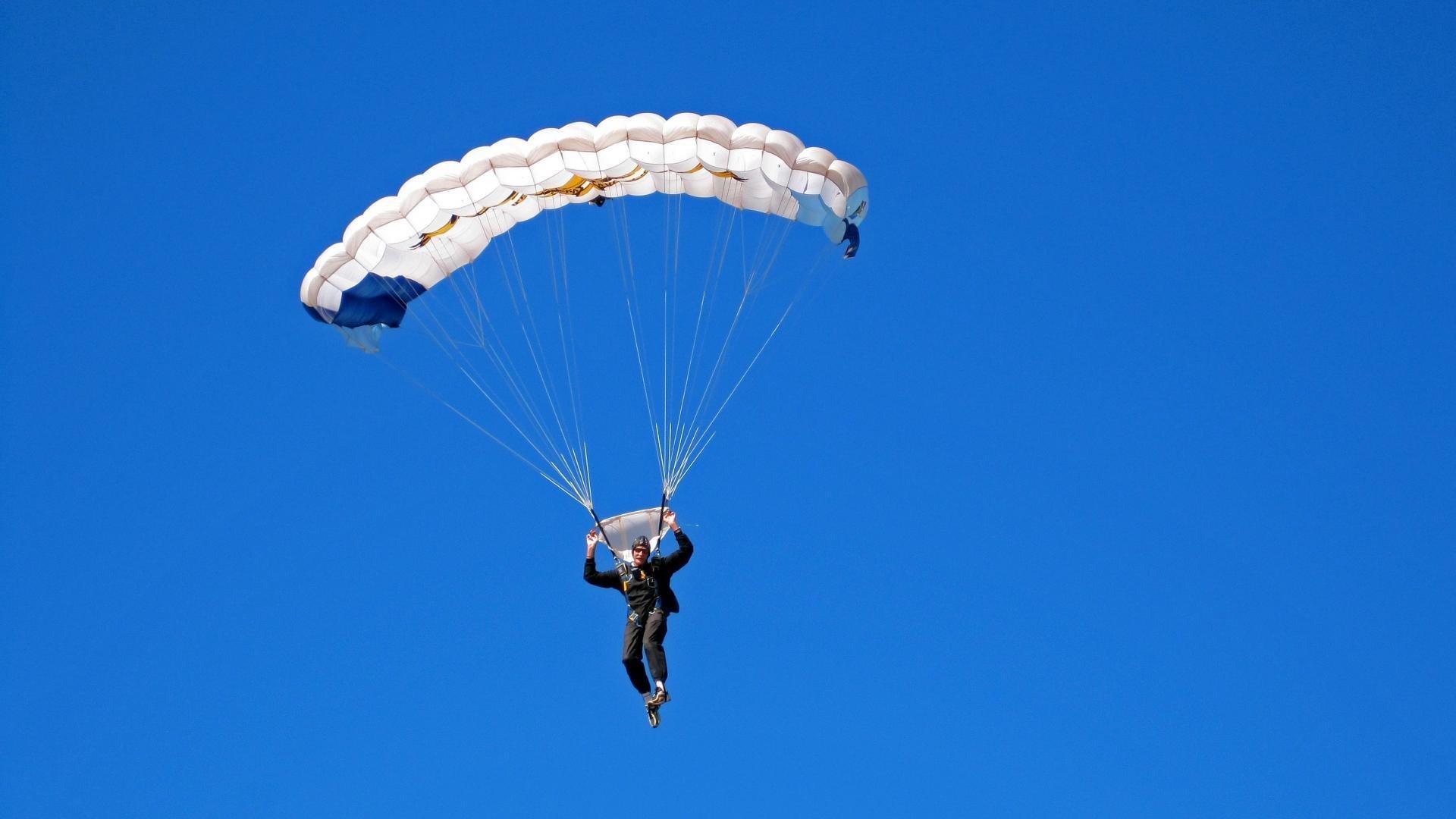 一波兰公司为姆巴佩制作忍者神龟面具，将通过布乌卡送给本人