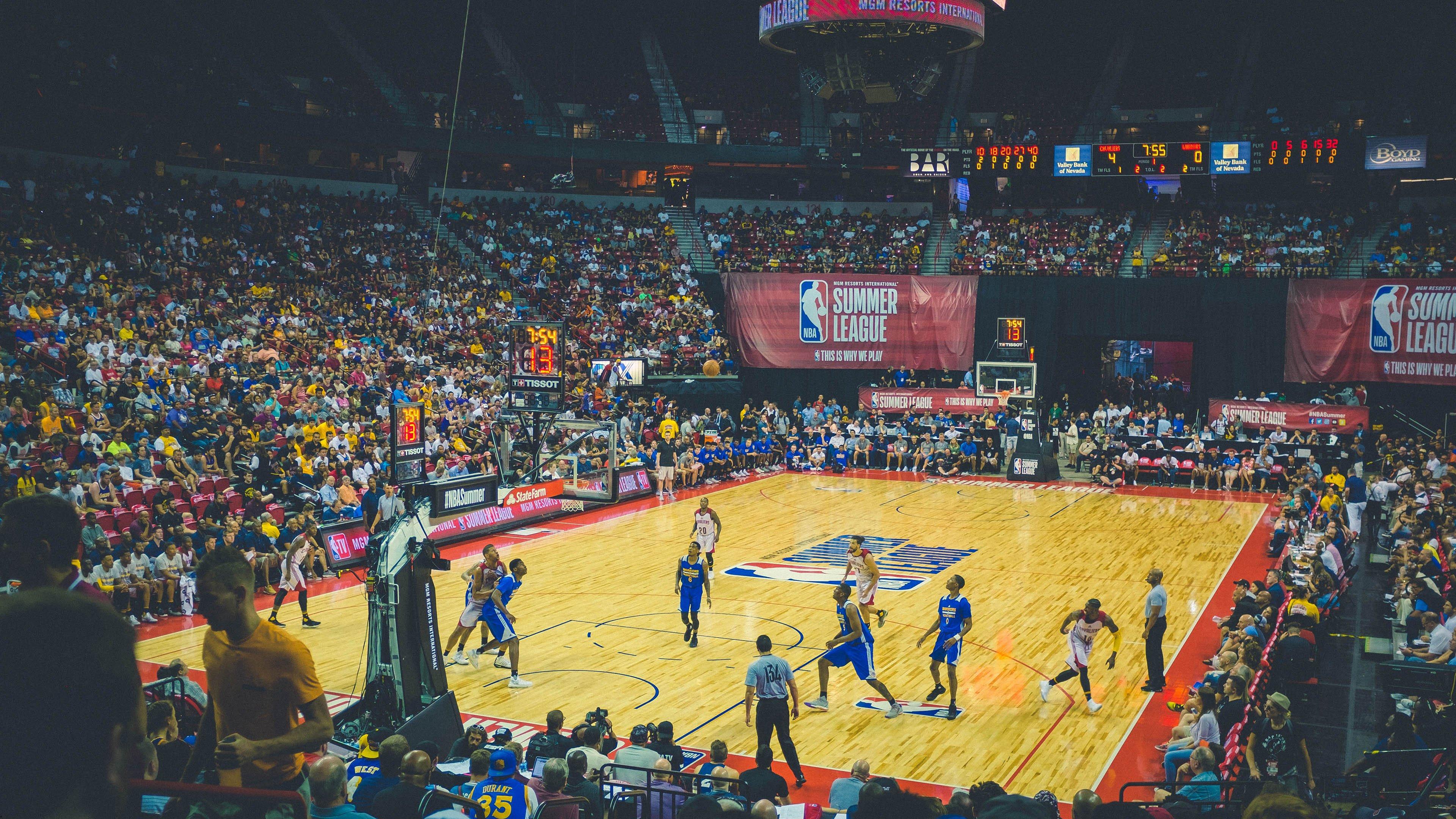 1200万年薪押注零经验新星，巴黎签下唐纳鲁马意欲何为？