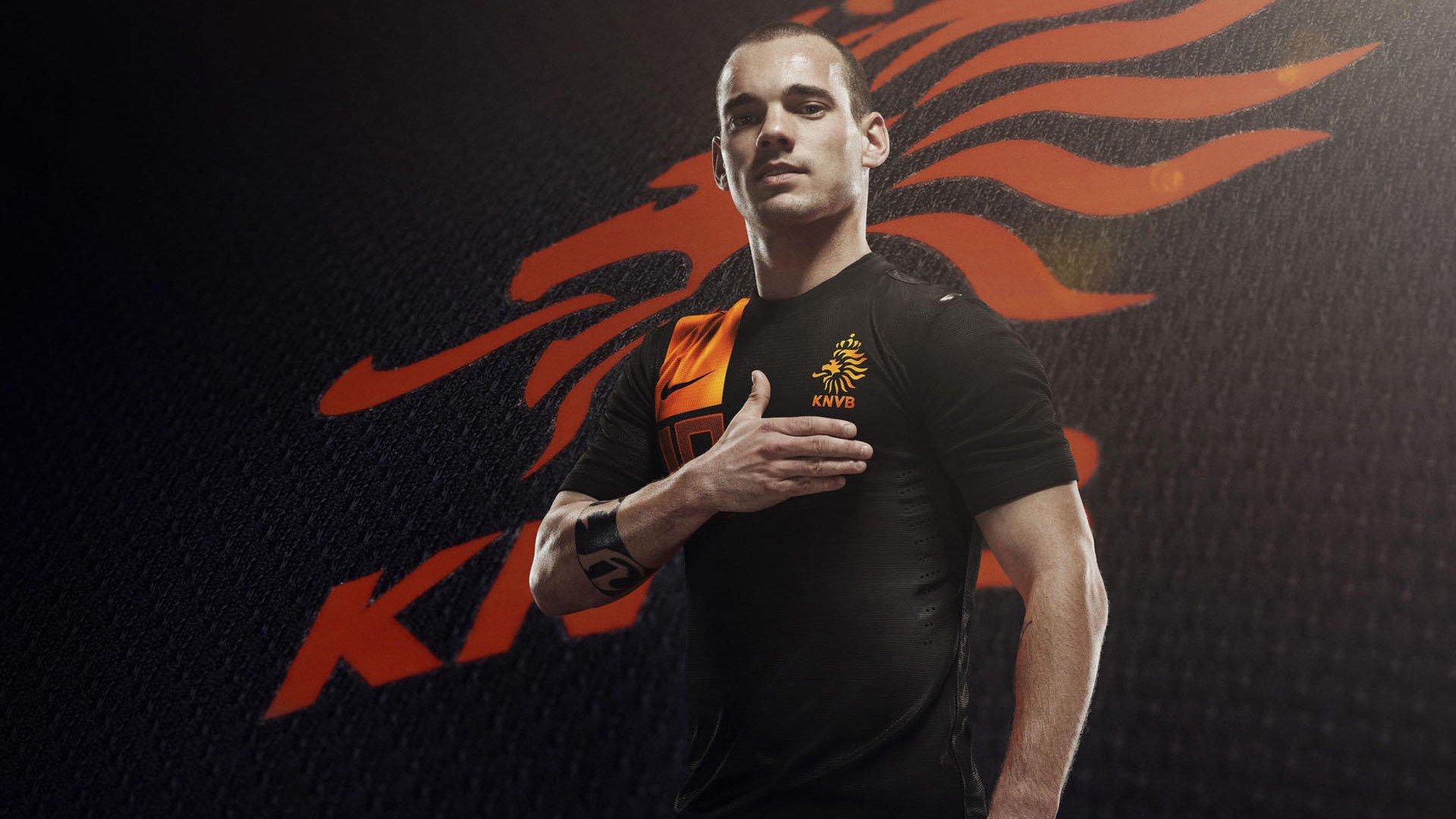 绿茵场上的深情告白，球迷齐唱我对你爱~爱~爱不完~点燃冠军之夜